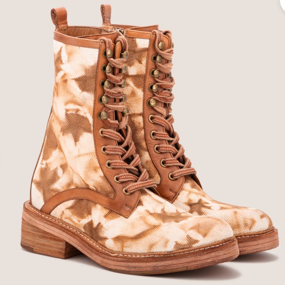 NWT Vintage Foundry Monaris Boots